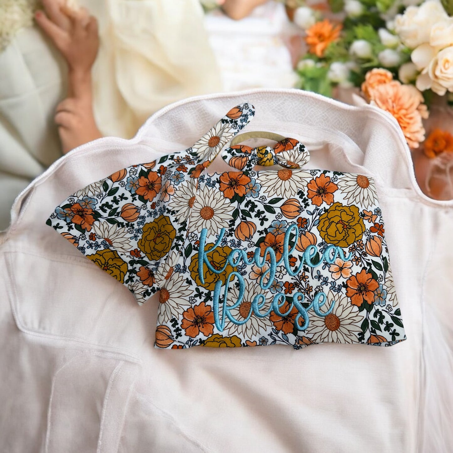 Embroidered baby blanket set
